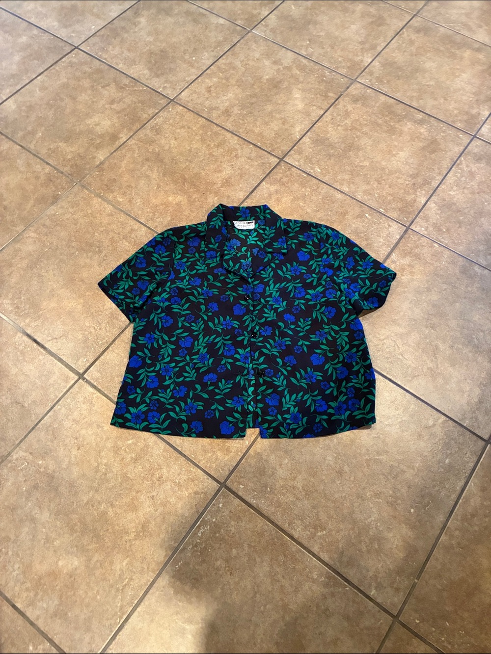 Leslie Fay Black Short-Sleeve Button-Up with Blue & Green Floral Print
